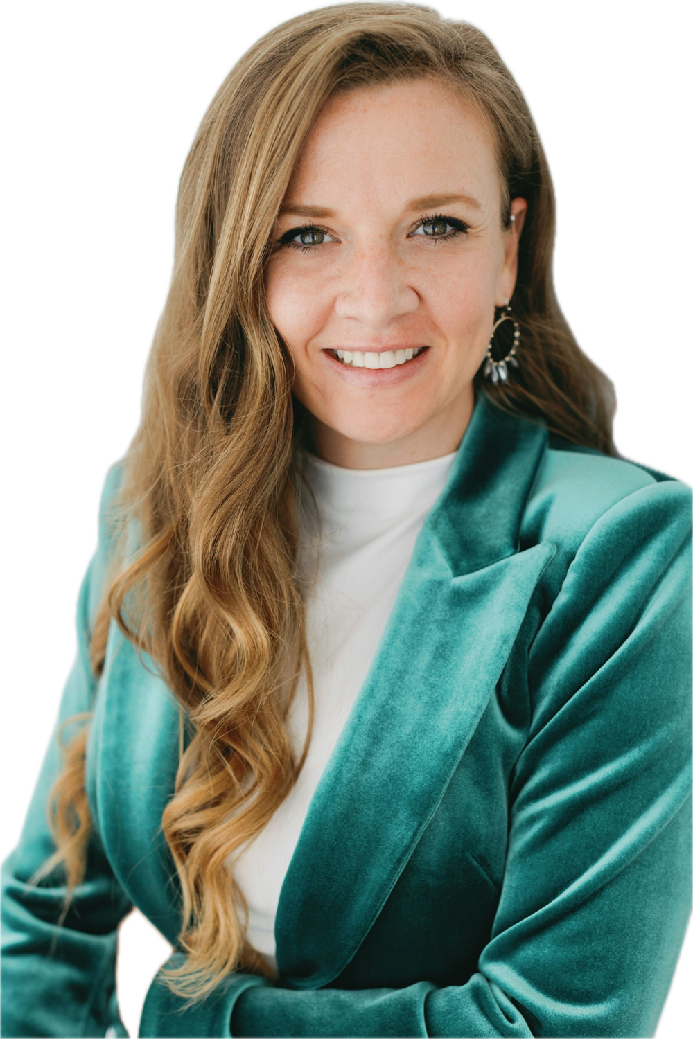 Véronique, web designer WordPress, les bras croisés et souriante